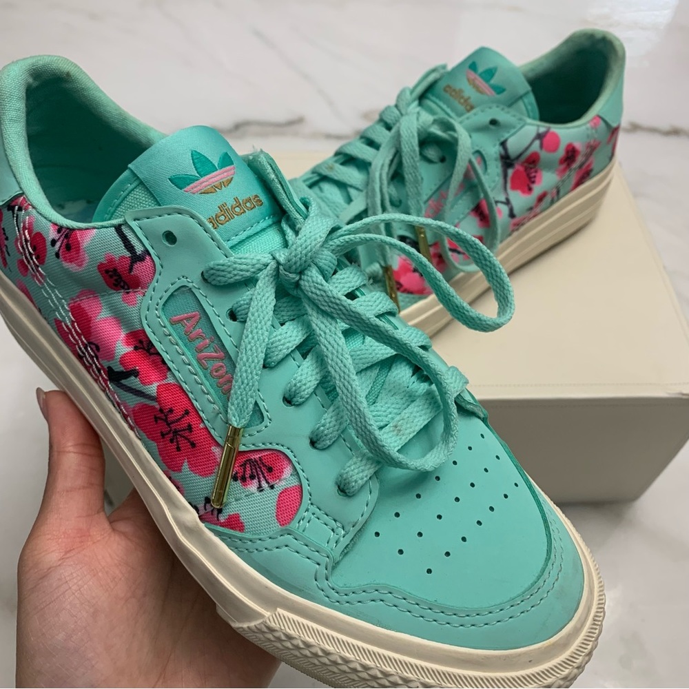 Adidas Arizona Teas shoes for girls